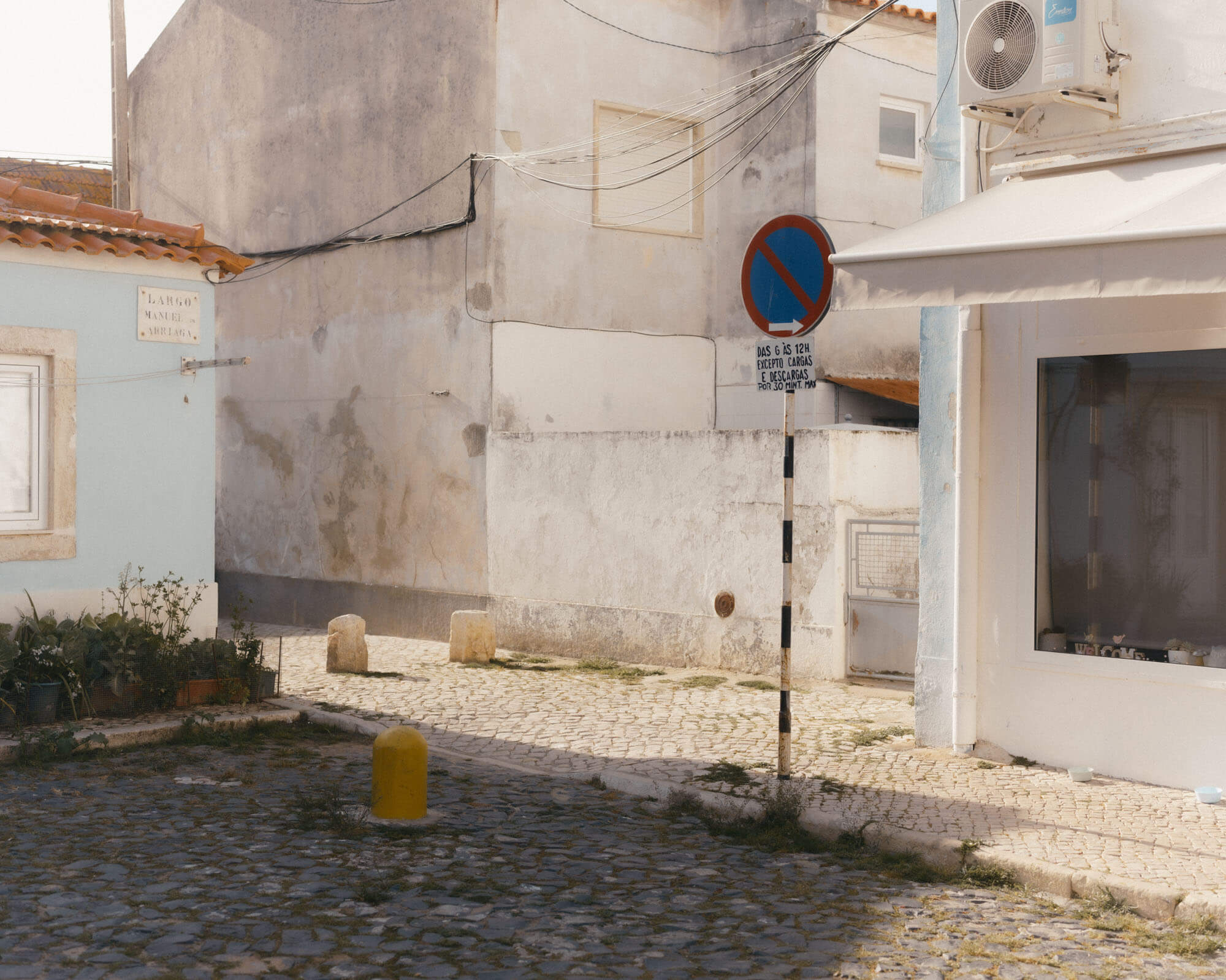 Small court and pathway in Lisbon, Portugal